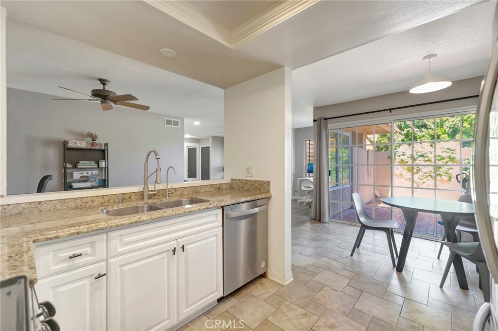 18571 Edgebrook Lane, Huntington Beach CA 92648 - photo 17