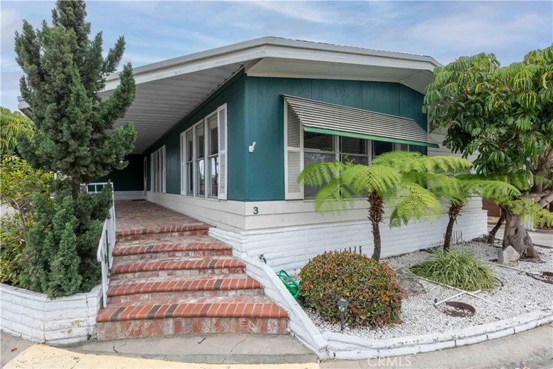 18601 Newland Street 3, Huntington Beach, CA 92646