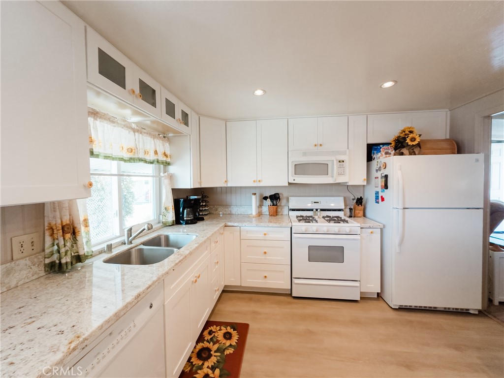 18601 Newland Street 59, Huntington Beach CA 92646 - photo 15