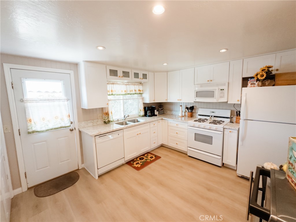 18601 Newland Street 59, Huntington Beach CA 92646 - photo 16