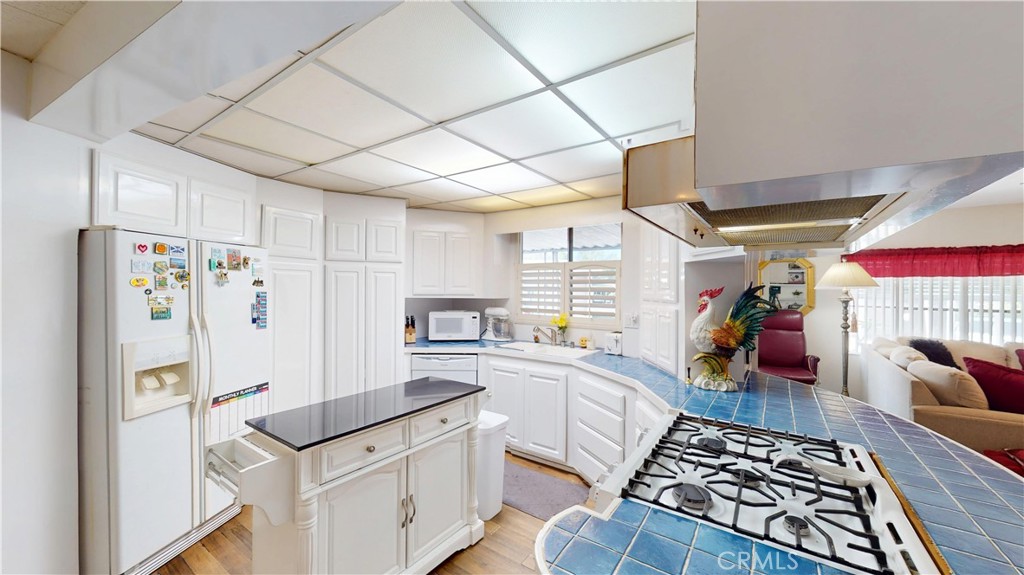 18601 Newland Street 90, Huntington Beach CA 92646 - photo 16