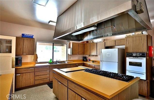 18601 Newland Street 90, Huntington Beach CA 92646 - photo 36