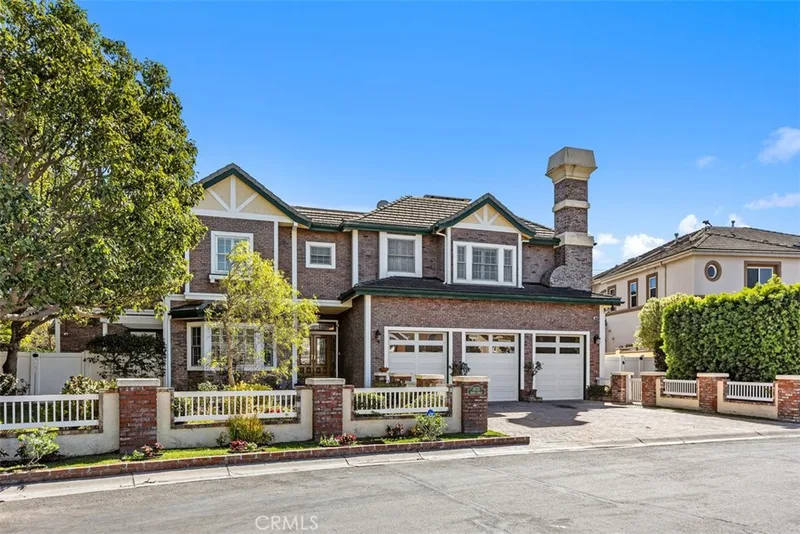18732 Jockey Circle, Huntington Beach