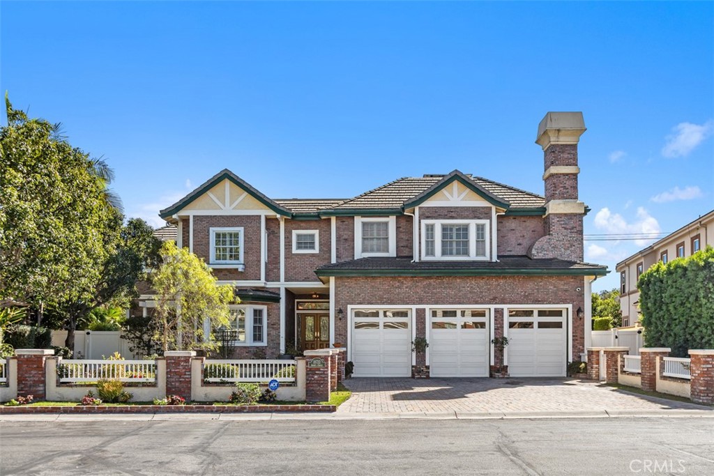 18732 Jockey Circle, Huntington Beach CA 92648 - photo 2