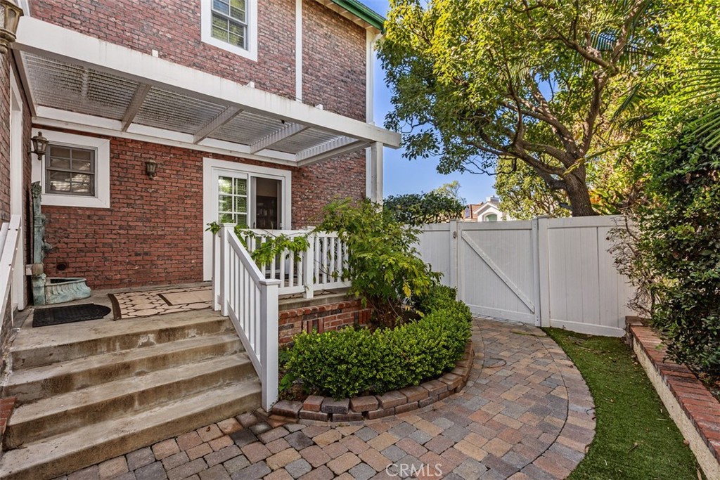 18732 Jockey Circle, Huntington Beach CA 92648 - photo 21