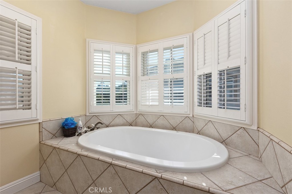 18732 Jockey Circle, Huntington Beach CA 92648 - photo 32