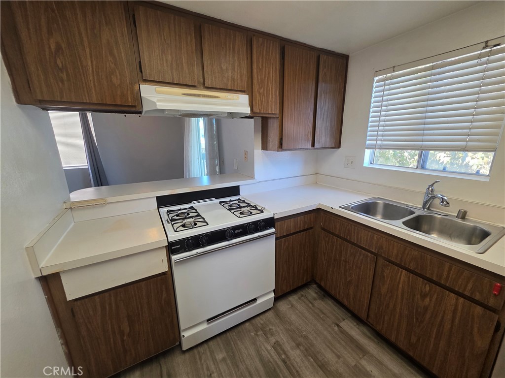 18732 Libra Circle 4, Huntington Beach CA 92646 - photo 3