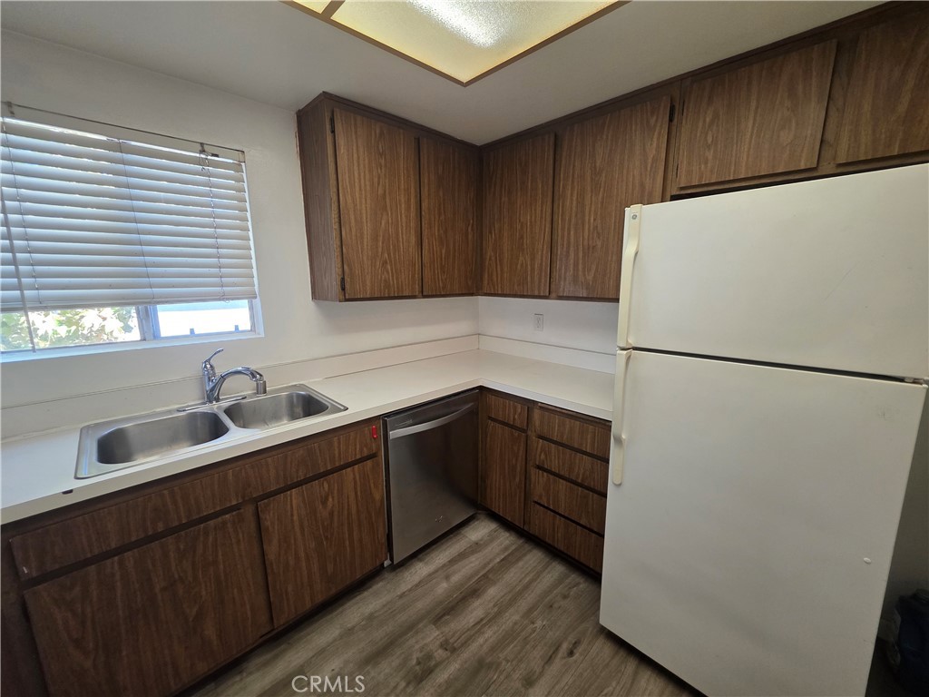 18732 Libra Circle 4, Huntington Beach CA 92646 - photo 4