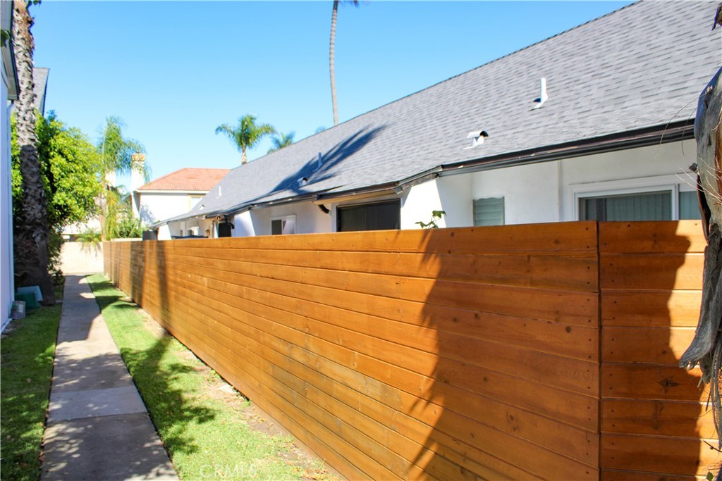 18881 Mora Kai Lane, Huntington Beach CA 92646 - photo 12