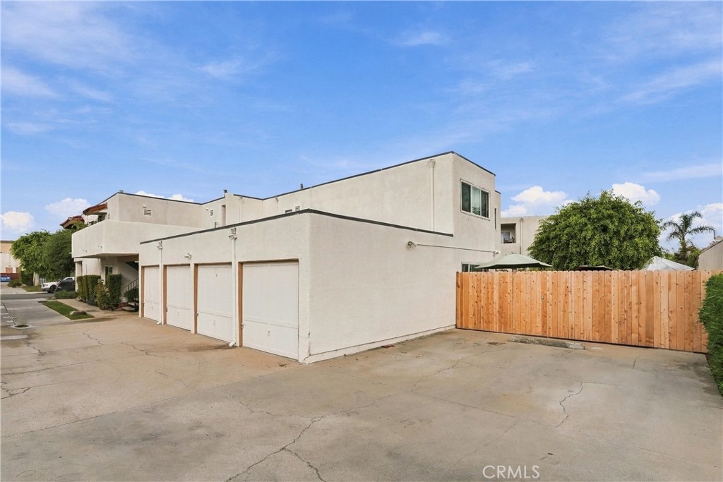 18902 Valley, Huntington Beach CA 92646 - photo 4