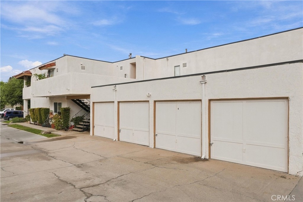 18902 Valley, Huntington Beach CA 92646 - photo 5