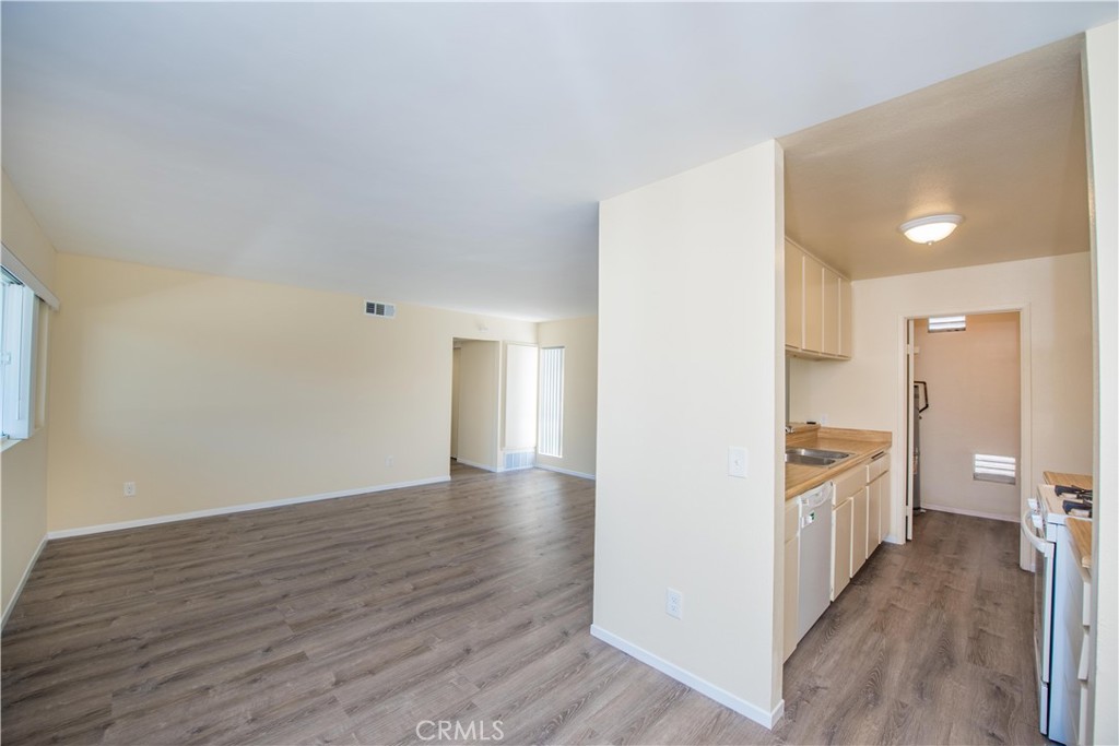 18902 Valley, Huntington Beach CA 92646 - photo 12