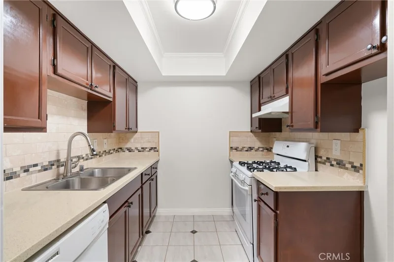 18961 Florida Street 2, Huntington Beach, CA 92648