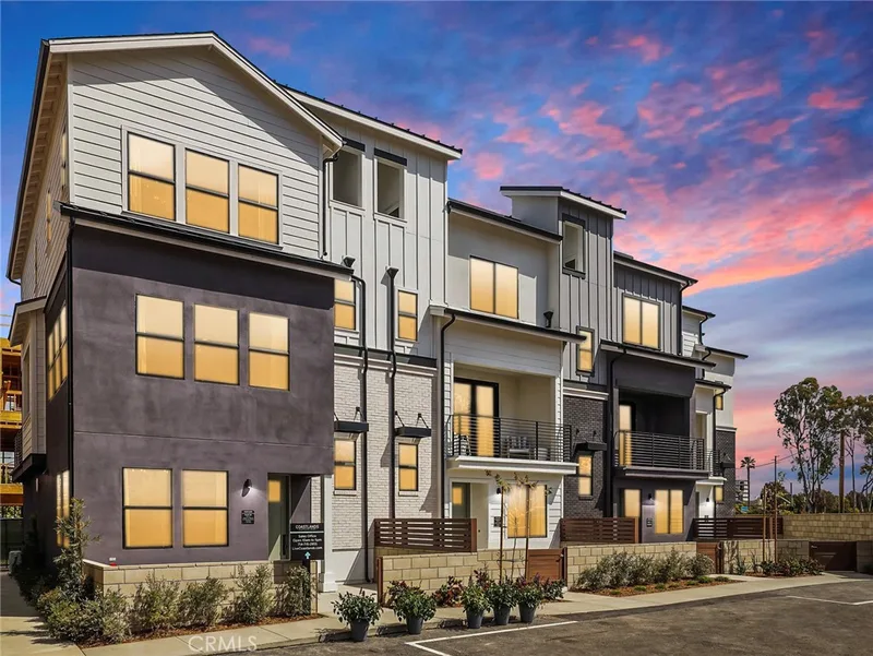 19061 Main Street 101, Huntington Beach, CA 92648