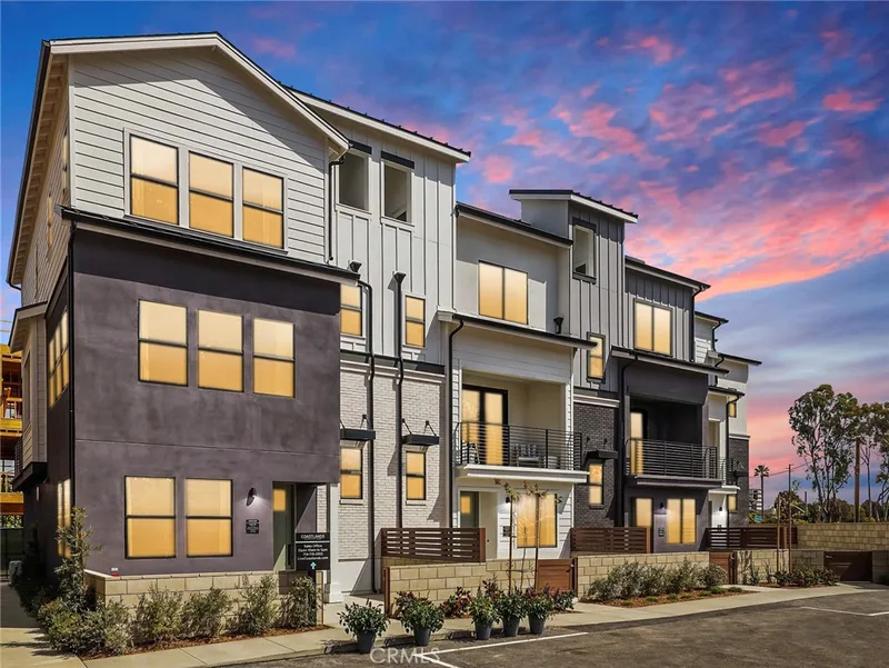 19071 Main Street 105, Huntington Beach, CA 92648