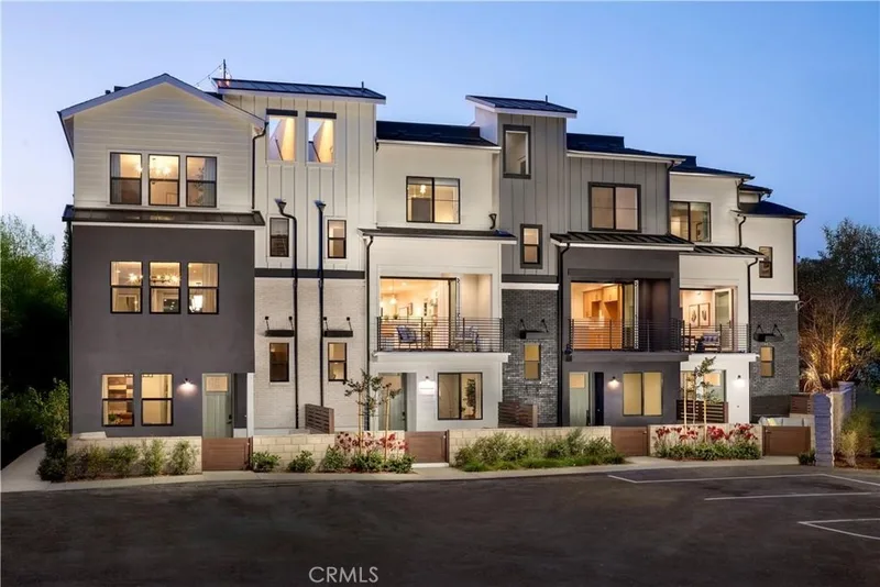 19071 Main Street 117, Huntington Beach, CA 92648