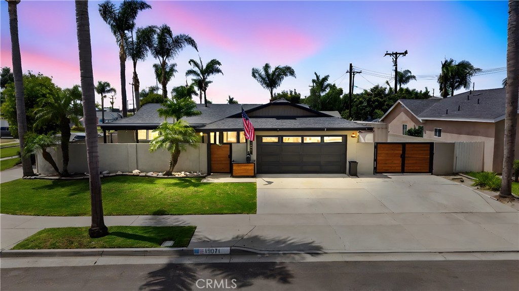 19071 Suva Lane, Huntington Beach CA 92646 - photo 1