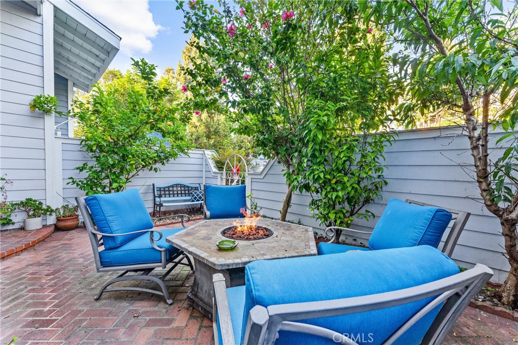 19110 Beachcrest Lane E, Huntington Beach CA 92646 - photo 11