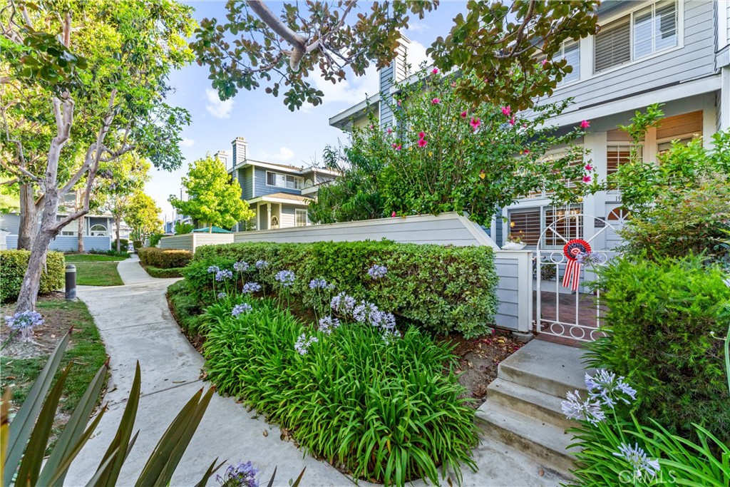 19110 Beachcrest Lane E, Huntington Beach CA 92646 - photo 17