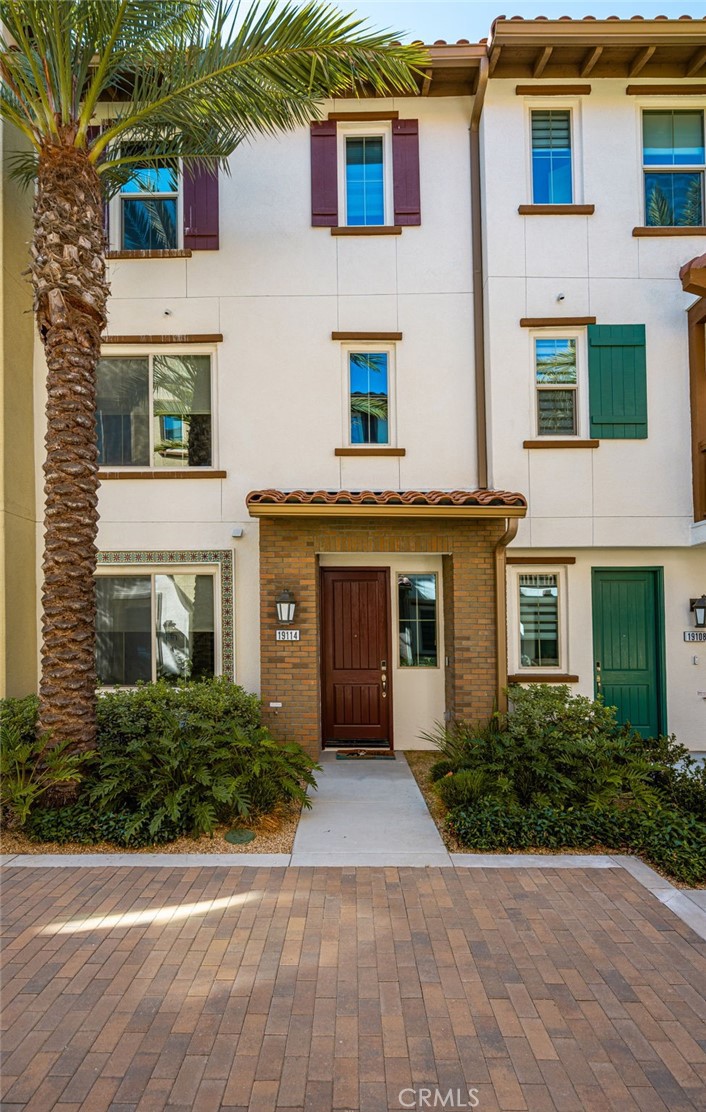 19114 Azul, Huntington Beach CA 92648 - photo 2