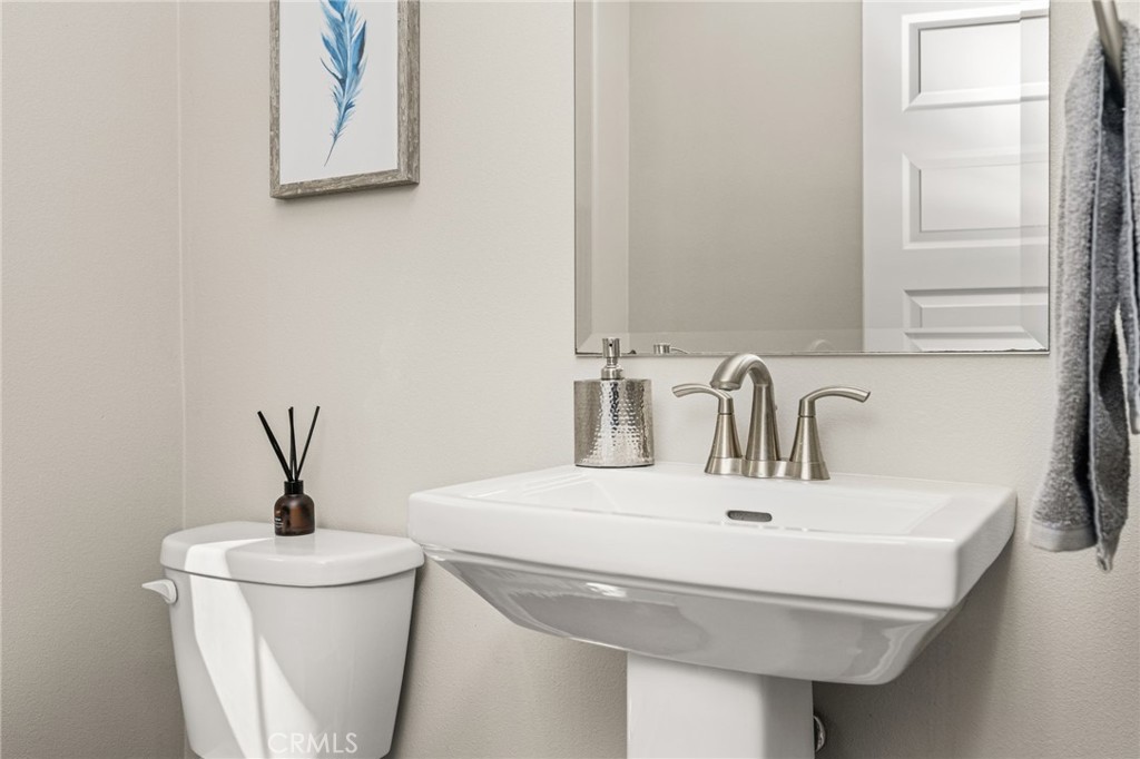 2nd Level Powder Room - 19114 Azul, Huntington Beach CA 92648 - photo 28