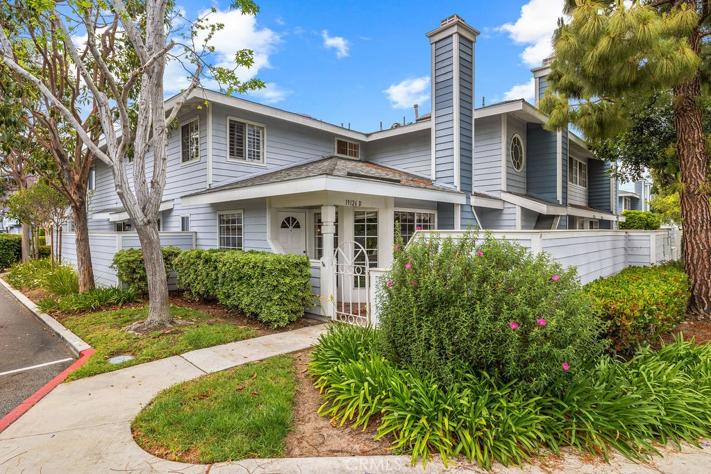 19126 Queensport Lane D, Huntington Beach CA 92646 - photo 1