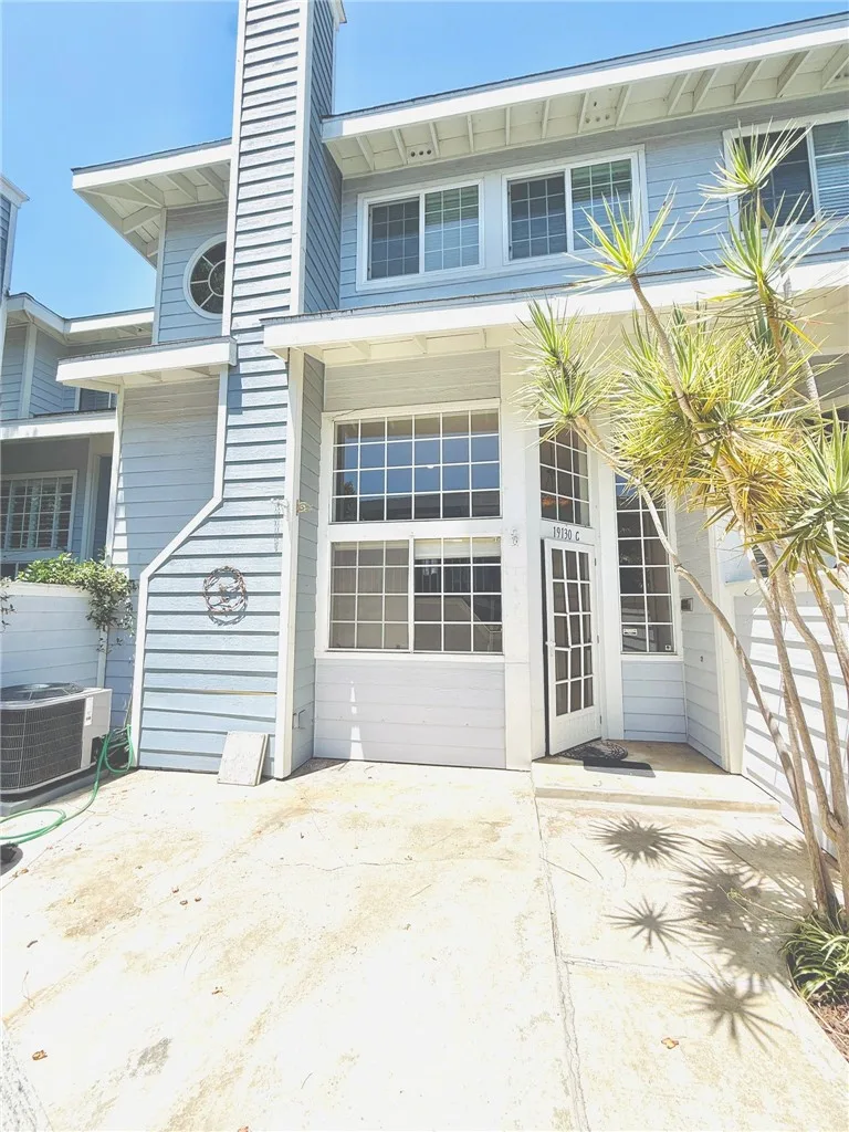19130 Beachcrest Lane C, Huntington Beach