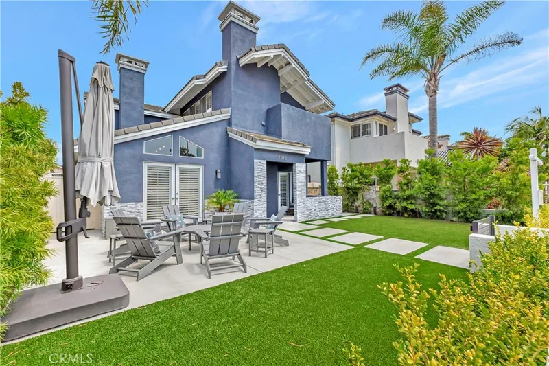 1916 Pine Street, Huntington Beach, CA 92648