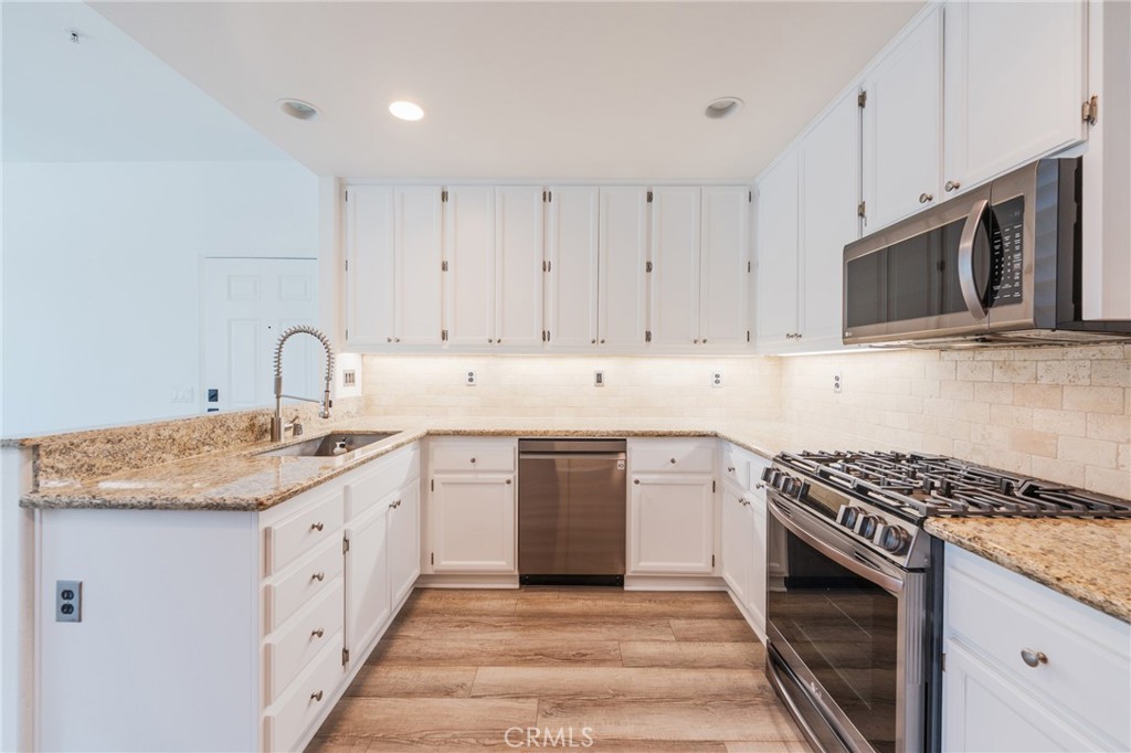 19162 Holly, Huntington Beach CA 92648 - photo 3