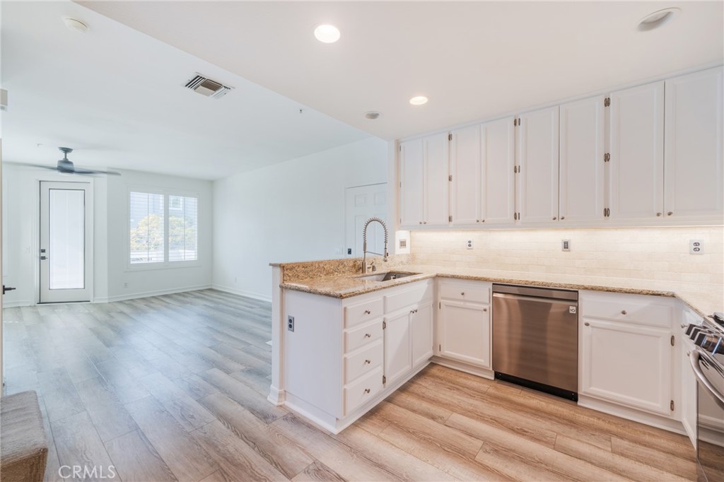 19162 Holly, Huntington Beach CA 92648 - photo 4