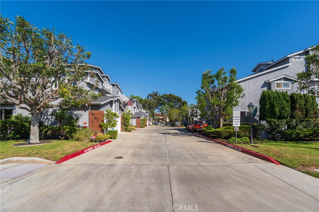 19162 Holly, Huntington Beach CA 92648 - photo 28