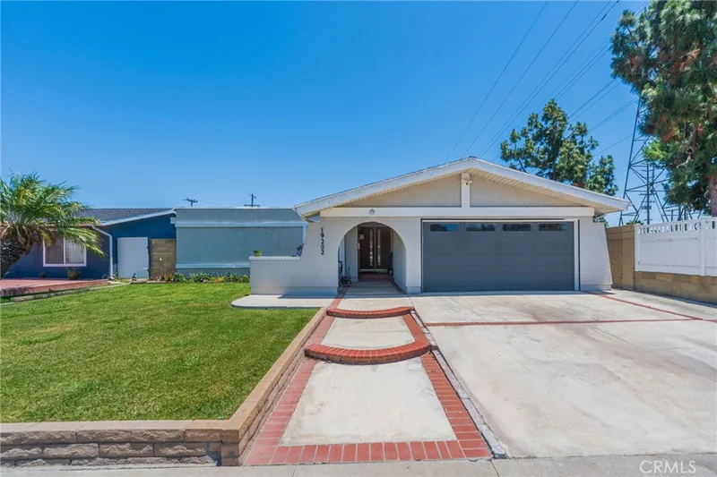 19202 Hickory, Huntington Beach, CA 92646