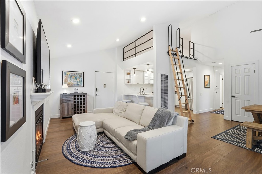 19222 Shoreline 7, Huntington Beach CA 92648 - photo 1