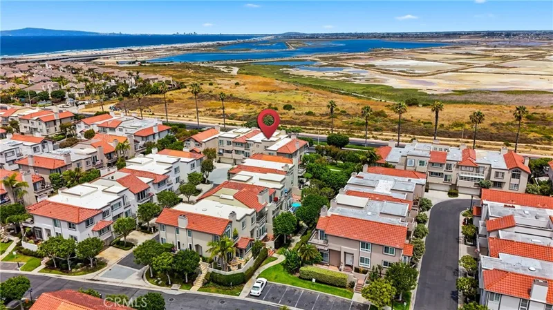 19239 Meadowood Cir, Huntington Beach, CA 92648