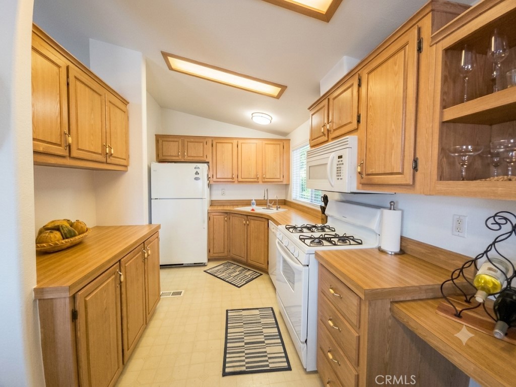 19251 Brookhurst 68, Huntington Beach CA 92646 - photo 10