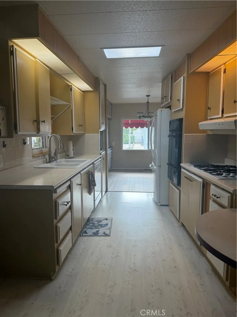 19251 Brookhurst Street 95, Huntington Beach, CA 92646