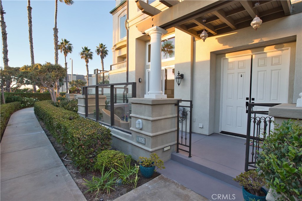 19261 SURFVIEW Drive, Huntington Beach CA 92648 - photo 4