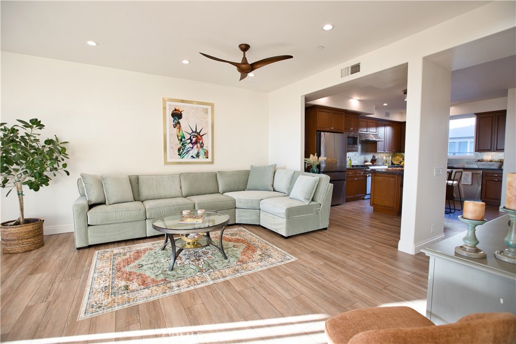 19261 SURFVIEW Drive, Huntington Beach CA 92648 - photo 12
