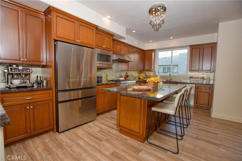 19261 SURFVIEW Drive, Huntington Beach CA 92648 - photo 18