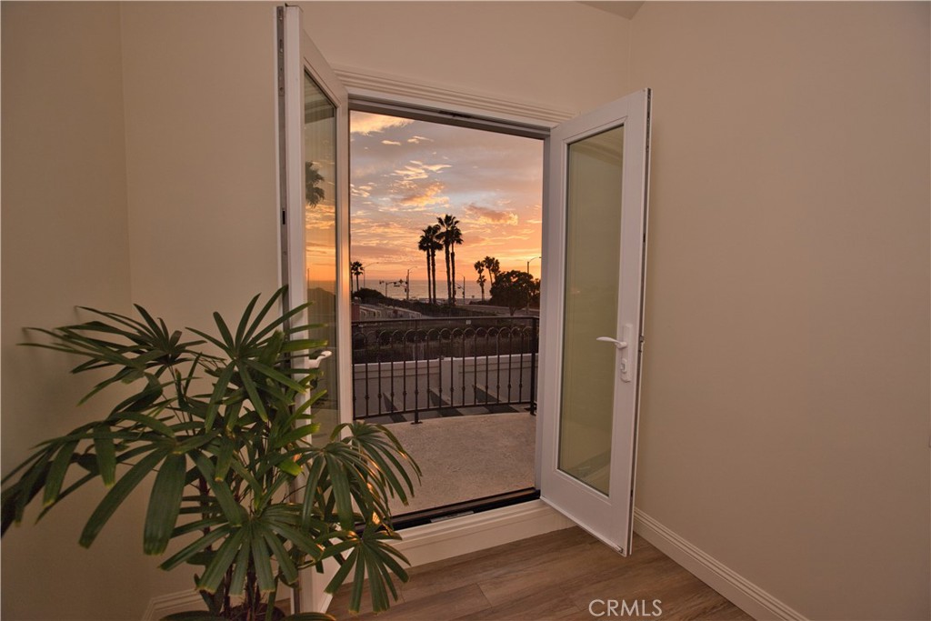 19261 SURFVIEW Drive, Huntington Beach CA 92648 - photo 31