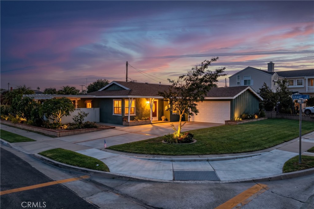 19271 Harding, Huntington Beach CA 92646 - photo 2