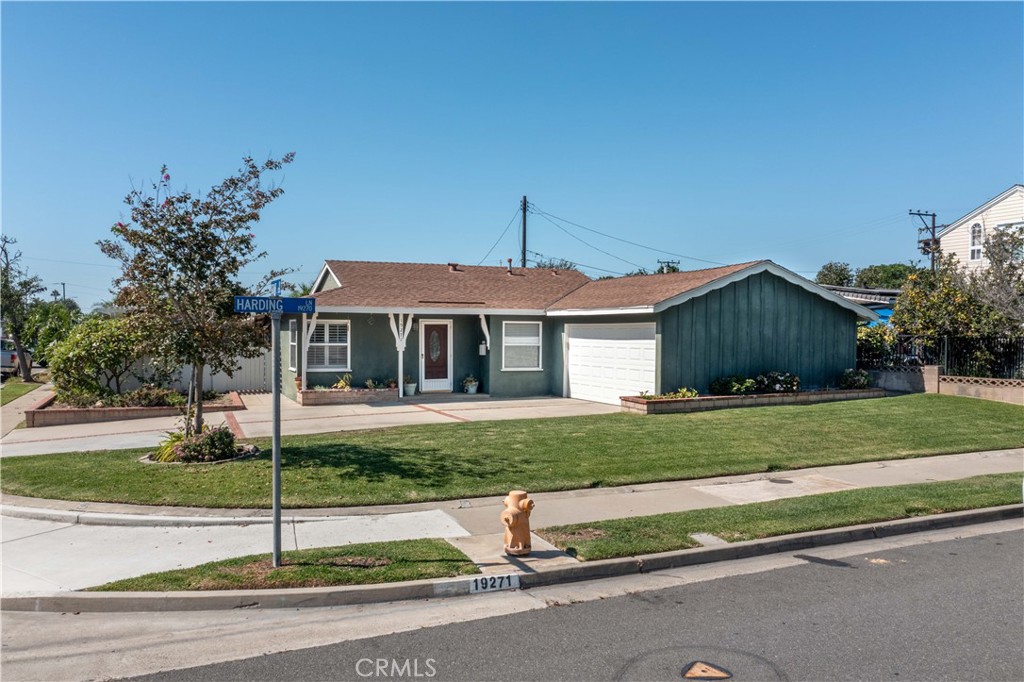 19271 Harding, Huntington Beach CA 92646 - photo 3