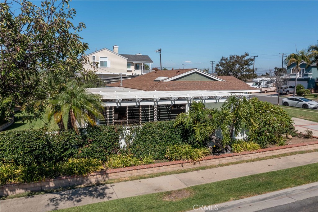 19271 Harding, Huntington Beach CA 92646 - photo 4