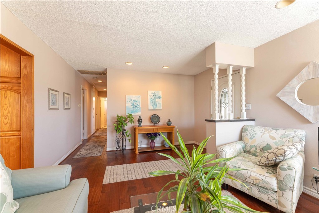 19271 Harding, Huntington Beach CA 92646 - photo 11