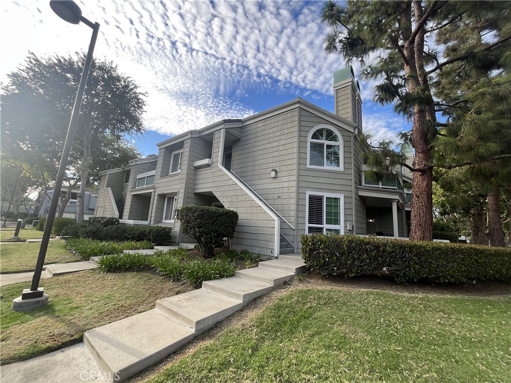 19352 Bluefish Ln 208, Huntington Beach CA 92648 - photo 1