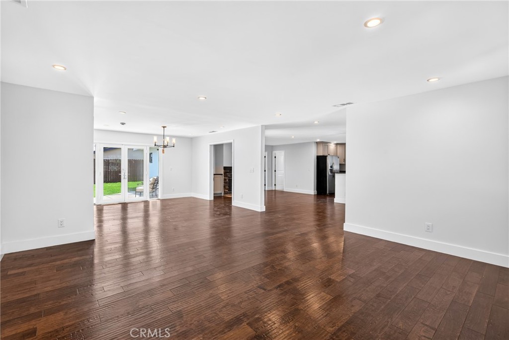 Spacious main living area. - 19352 Brookhurst, Huntington Beach CA 92646 - photo 5