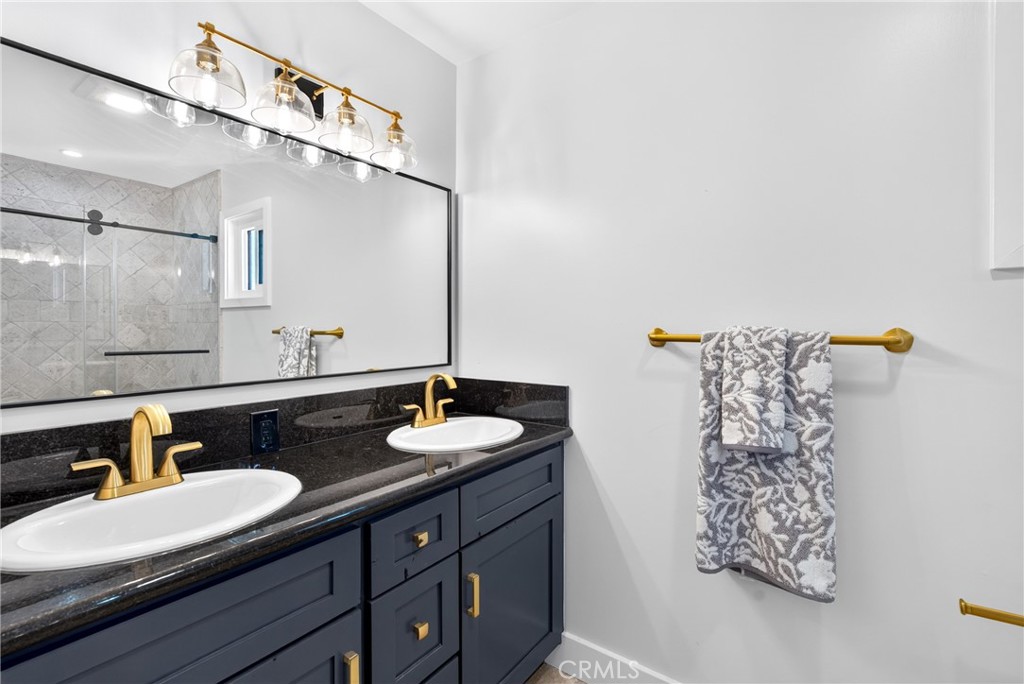 Double vanity in Primary bath. - 19352 Brookhurst, Huntington Beach CA 92646 - photo 12