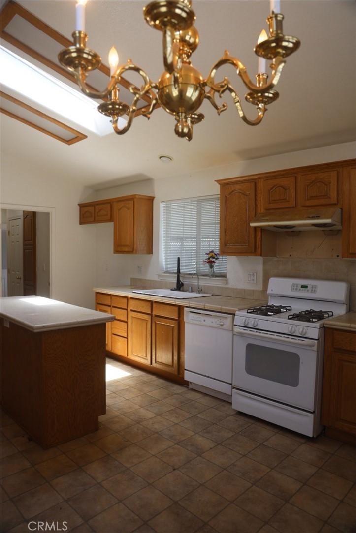 19361 Brookhurst St 44, Huntington Beach CA 92646 - photo 27