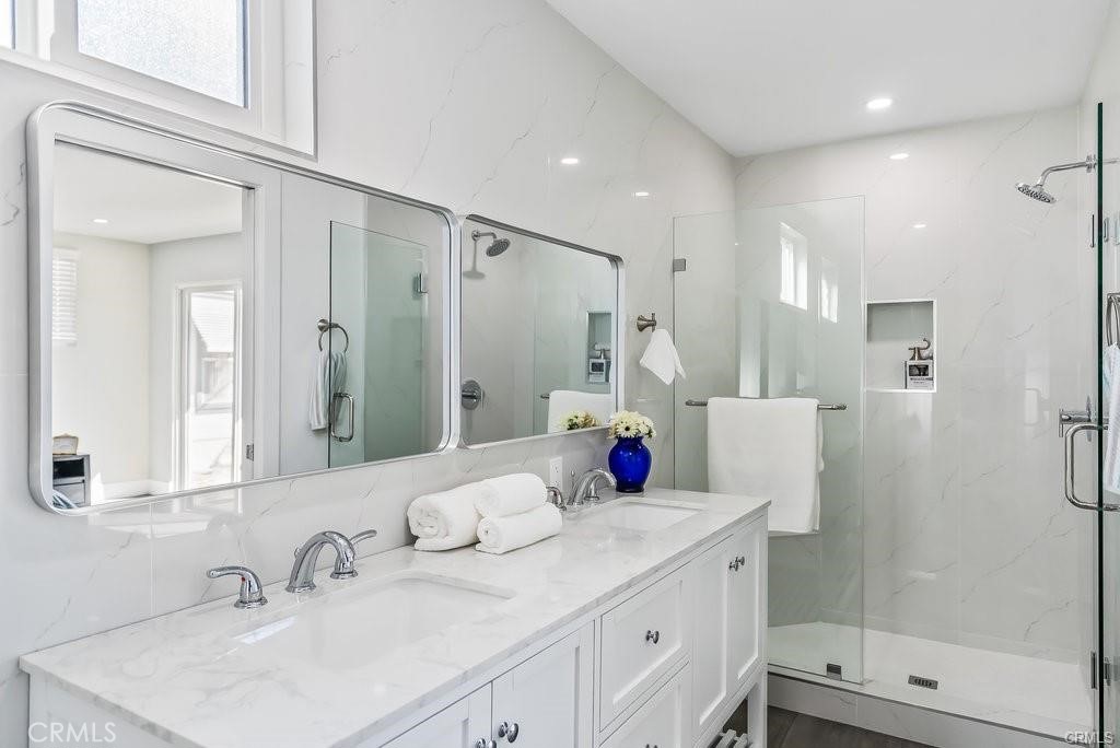 Main Suite Bath - 19361 Brookhurst Street 184, Huntington Beach CA 92646 - photo 9