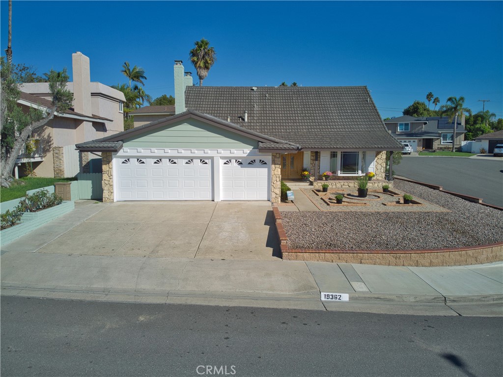 19362 WEYMOUTH Lane, Huntington Beach CA 92646 - photo 1